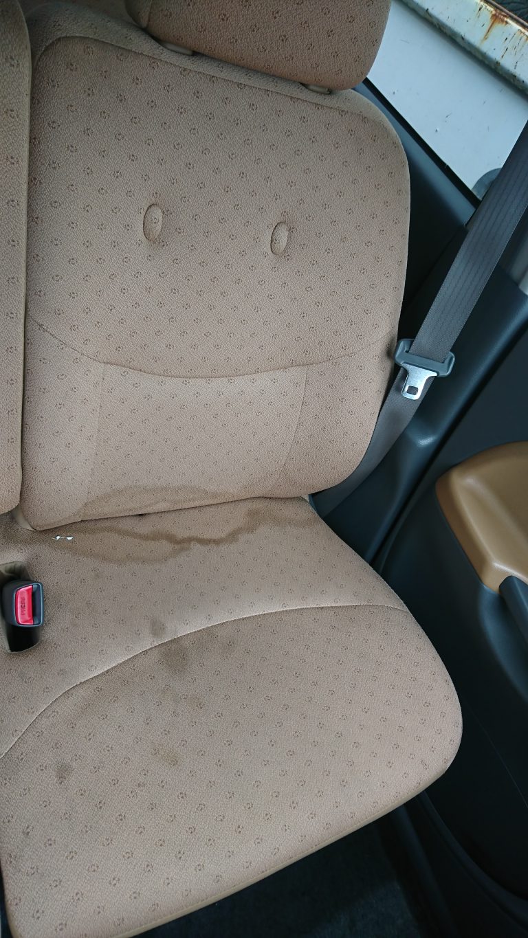 シートのシミ 液体汚れ 車内清掃 キレイカー 福岡 佐賀